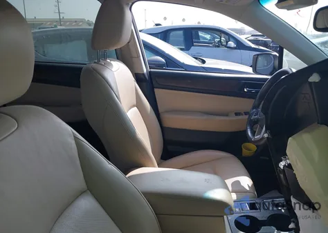 2015 Subaru Outback 3.6R Limited z USA, uszkodzony, nr VIN 4S4BSENCXF3228903